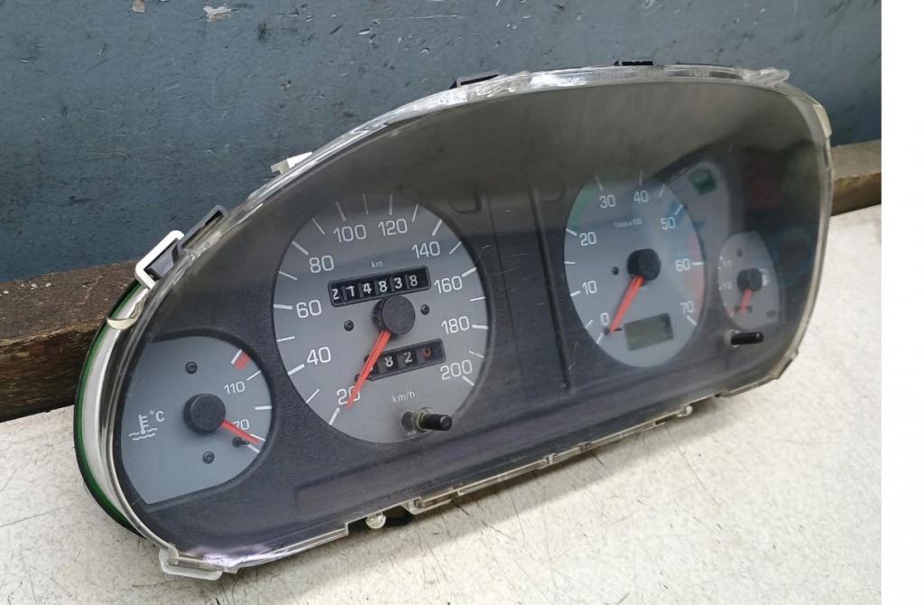 Skoda Felicia hatchback 1.3 petrol MT 40 kW 1996  Prístrojová doska 443431113820