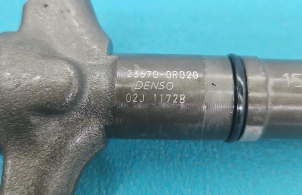 Toyota Rav4 III 2005-2012  2.2 D-CAT diesel MT 13 HP/100 kW  Vstrekovač paliva 23670-0R020