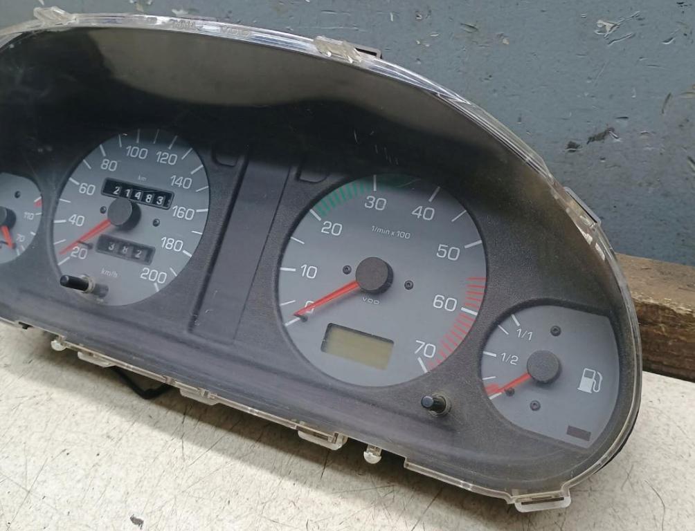 Skoda Felicia hatchback 1.3 petrol MT 40 kW 1996  Prístrojová doska 443431113820