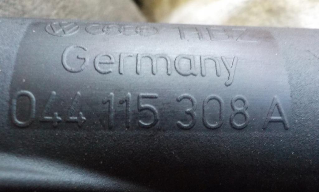 Volkswagen Transporter T4 1990-2003 Rúrka oleja 044115308A