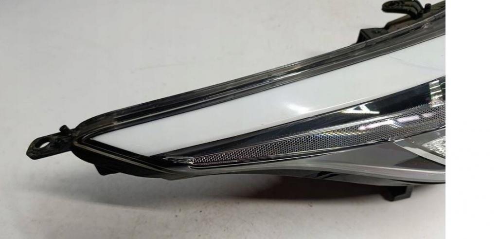 Kia Ceed II 2012-2018 hatchback 1.6 GDI 16v petrol MT 99 kW 2015  Svetlo predné pravé 92102-A2250