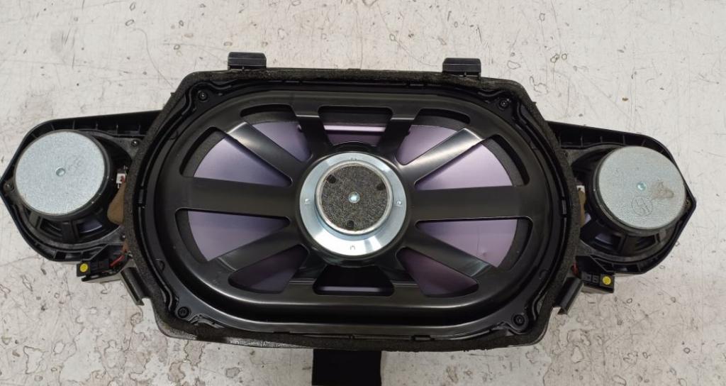 Mercedes S W221 2005-2013 sedan 3.0 CDI diesel AT 173 kW 2007  Reproduktor A2218205202