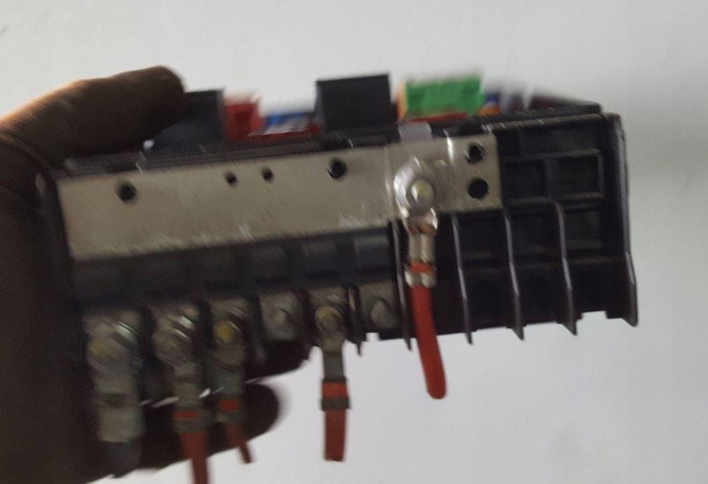 Audi A3 8P 2003-2012 hatchback   Poistková skrinka 1K0907125D