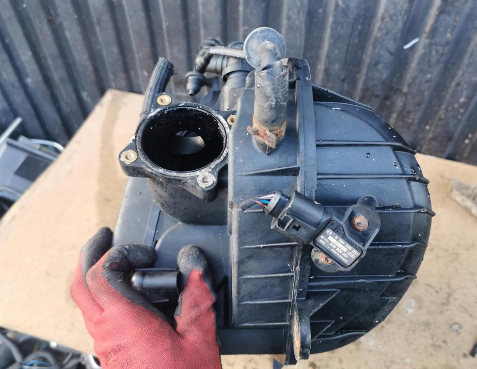 Seat Leon II 2005-2012 hatchback 2.0 TFSI petrol MT 136 kW 2005  Sacie potrubie 06F133210M