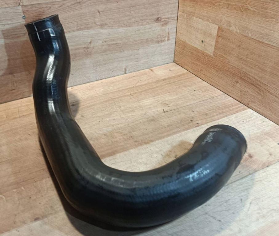 Audi A6 C5 1997-2004 sedan 2.5 TDI diesel MT 132 kW 2001  Hadica chladenia vzduchu 4B0145745A