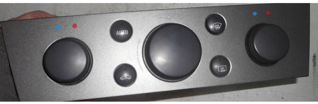 Opel Vectra C 2002-2008 sedan 2.2 16v petrol MT 108 kW 2002  Panel kúrenia/klimatizácie 13128712