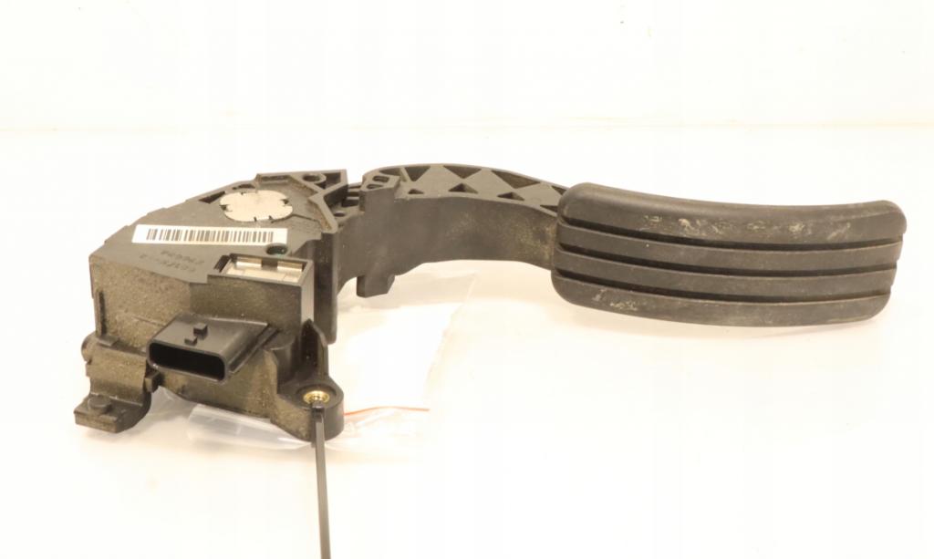 Renault Megane III 2008-2016 1.6 16v petrol MT 74 kW 2008 Potenciometer plynového pedálu 180020023R