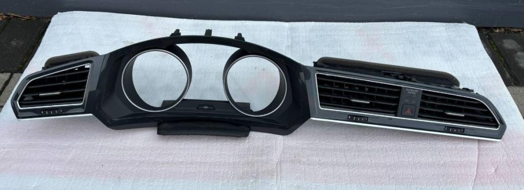 Volkswagen Tiguan II 2016-2024 hatchback 1.5 TSI petrol AT 110 kW 2018  Mriežka kúrenia (fukár) 5NB819728