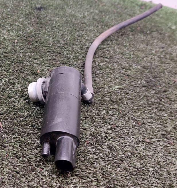 TOYOTA COROLLA E21 Kombi 2020 112 kW 2.0 Hybrid (MZEH12)  Motorček ostrekovačov 1018352001