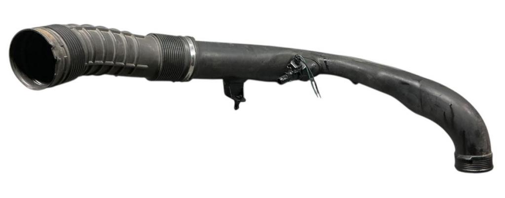 Volvo S80 I 1998-2006 sedan 2.4 D5 diesel AT 120 kW 2005  Hadica chladenia vzduchu 30741666