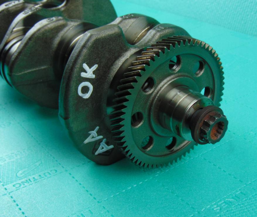 Volkswagen Passat B6 2005-2010 sedan 2.0 TDI diesel 103 kW 2007  Kľukový hriadeľ 38AA 03G105212C 038101AA CFG CBBB CBAB CBB CBBB CBA CBAB CAH CAG