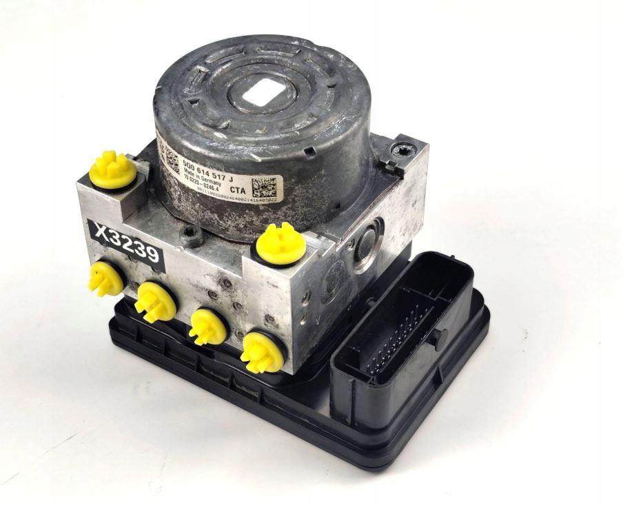 Skoda Octavia III 2013- hatchback 1.6 TDI diesel AT 77 kW 2014  Pumpa ABS 5Q0907379K 5Q0614517J