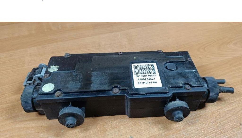 Renault Scenic II 2003-2009 hatchback 1.5 DCI diesel MT 74 kW 2005  Ručná brzda elektrická 8200734627