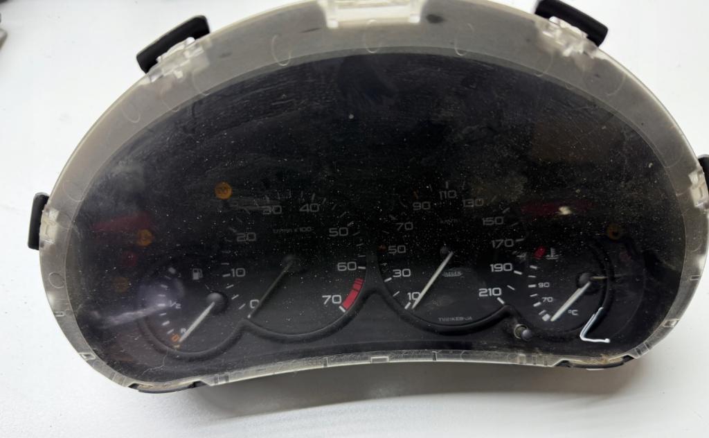 Peugeot 206 2001 Prístrojová doska 9643401280