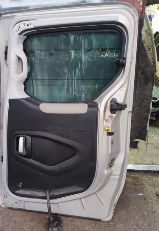 Peugeot Partner II 2008-2018 minivan 1.6 HDI diesel 66 kW 2010  Dvere posuvné (bočné) pravé