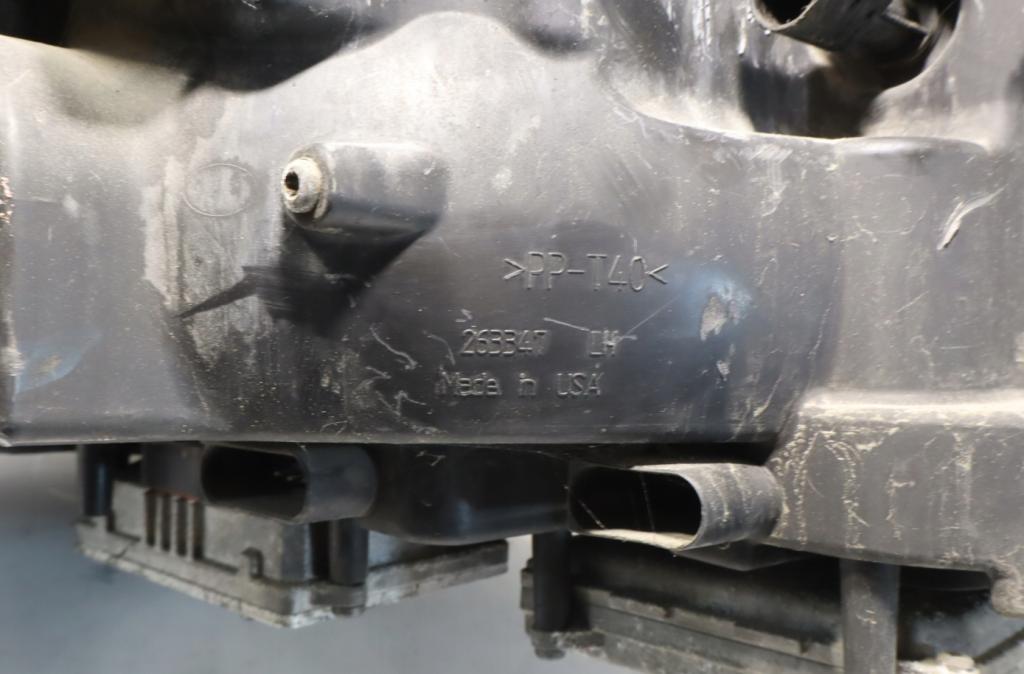 Mercedes ML W164 2005-2011 hatchback 4.0 CDI diesel 2007 Svetlo predné ľavé 263347