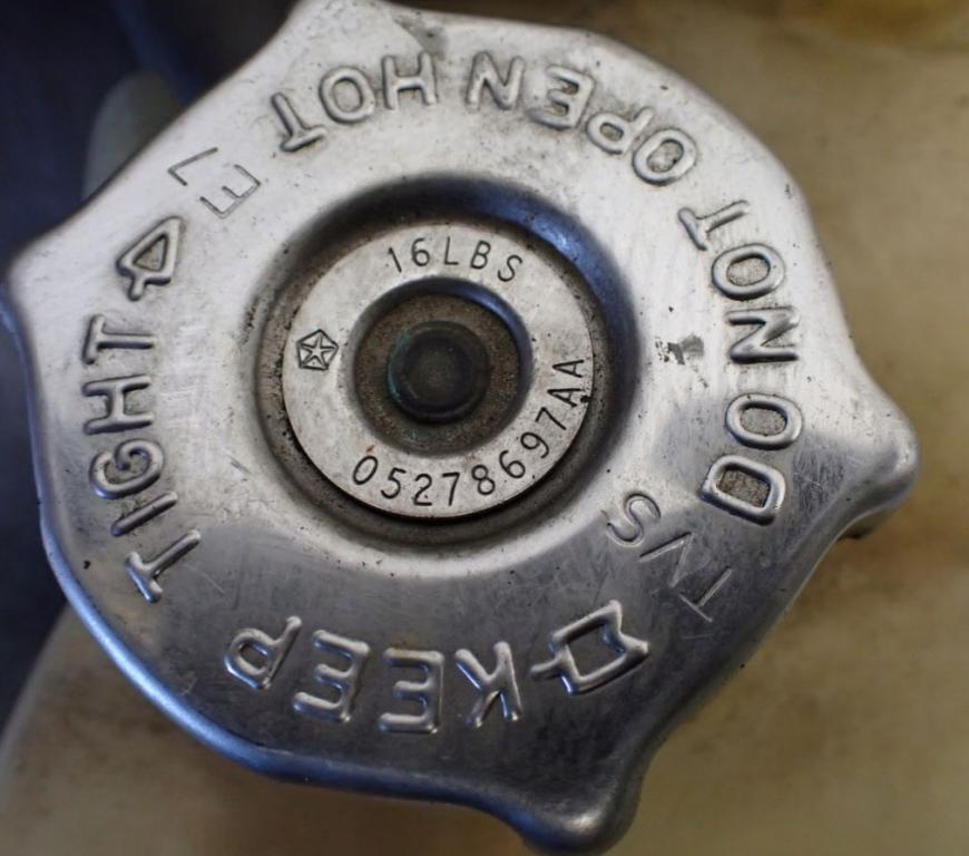 Dodge Caliber hatchback 2.0 16v petrol MT 98 kW 2003  Nádržka ostrekovačov 05058157AC