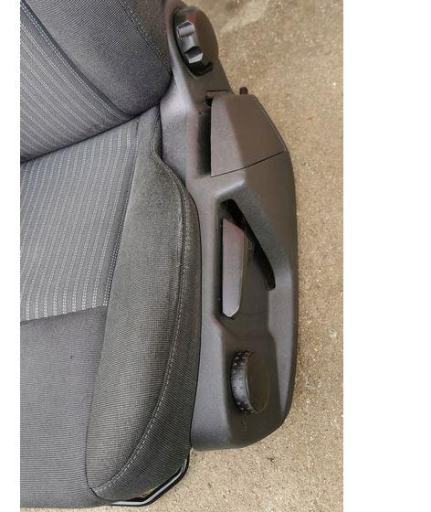 FORD TRANSIT CUSTOM I Autobus 2015 92 kW 2.2 TDCi 2198  Sedadla KOMPLET