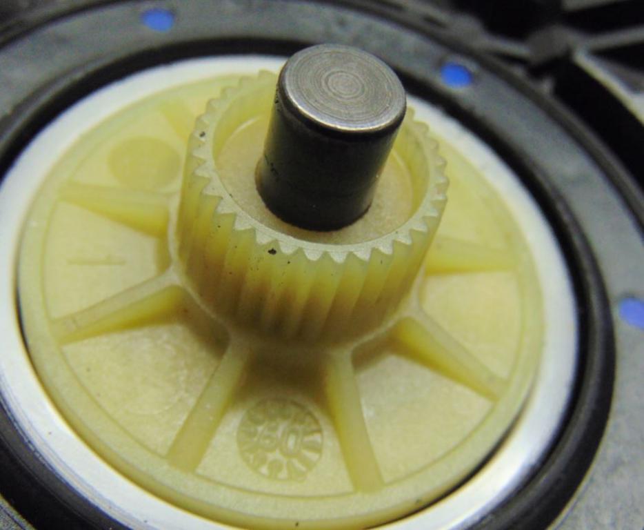 Skoda Octavia II 2004-2013 hatchback 1.4 TSI petrol MT 90 kW 2009  Motorček okien predný pravý 5K0959792, 1T0959702R