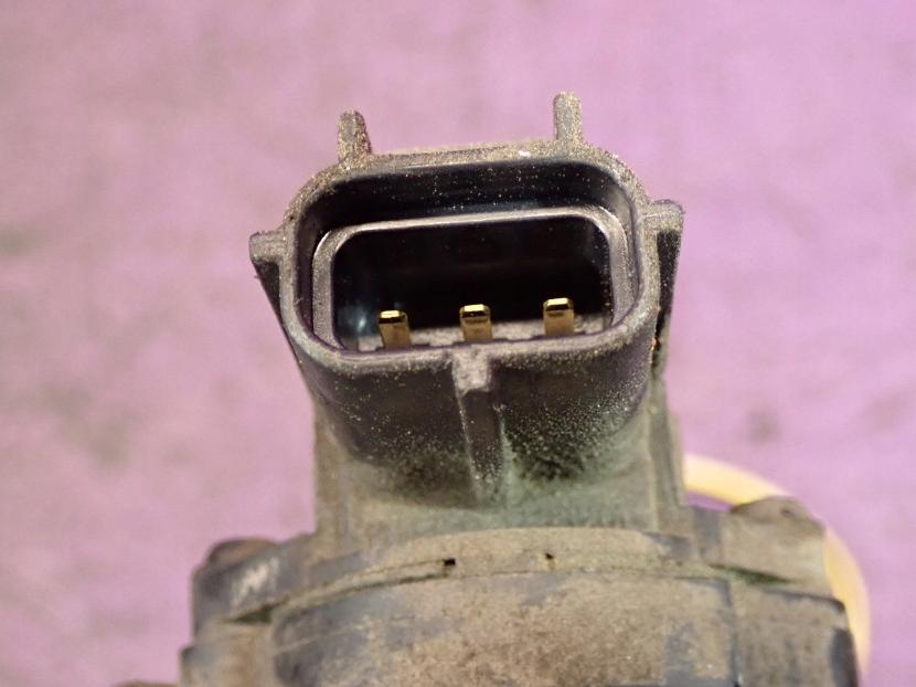 Ford Focus Mk1 1998-2004 sedan 1.6 petrol MT 74 kW 1999 Škrtiaca klapka XS4U-BF