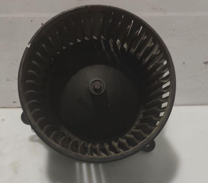 Fiat Stilo hatchback 1.4 16v petrol MT 70 kW 2005  Ohrievanie, ventilácia 46723511