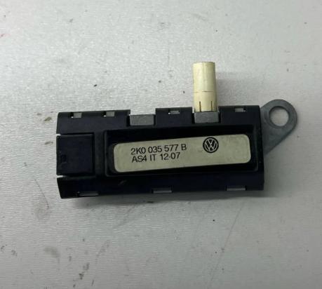 Volkswagen Caddy Zosilňovač 2K0035577B