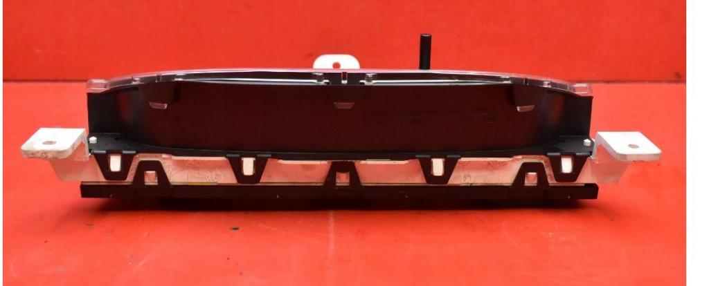 Nissan Almera tino hatchback 1.8 16v petrol MT 85 kW 2004  Prístrojová doska BU704