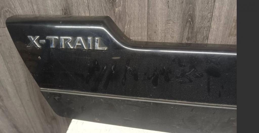 Nissan X-trail II T31 2008-2013 hatchback 2.0 DCI diesel MT 127 kW 2012  Lišta ostatné 909011DJ1A