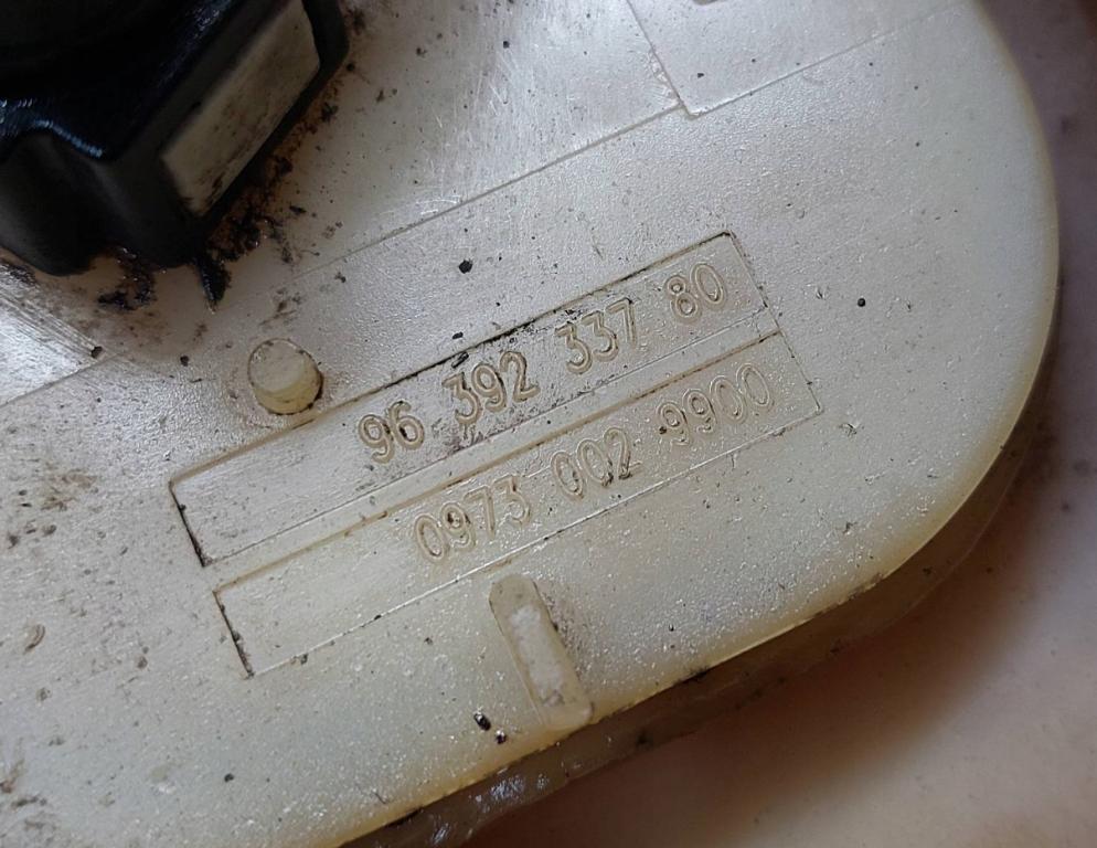 Peugeot 307 combi 1.6 HDI diesel MT 80 kW 2004  Nádrž FAP 9639233780 9640629480