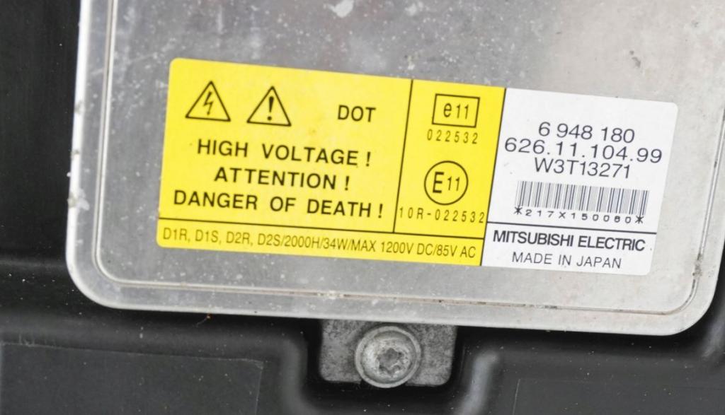 BMW 3 E90 2005-2013 sedan 2.0 diesel MT 120 kW 2006  Svetlo predné pravé 6942738