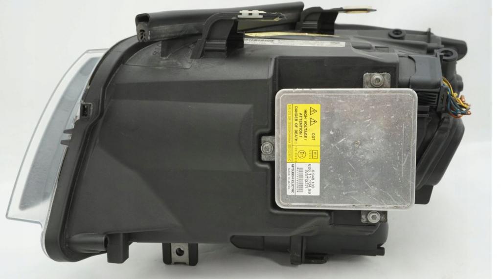 BMW 3 E90 2005-2013 sedan 2.0 diesel MT 120 kW 2006  Svetlo predné pravé 6942738