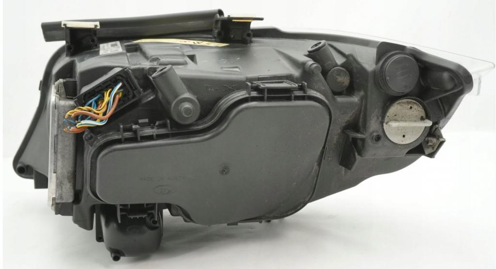 BMW 3 E90 2005-2013 sedan 2.0 diesel MT 120 kW 2006  Svetlo predné pravé 6942738