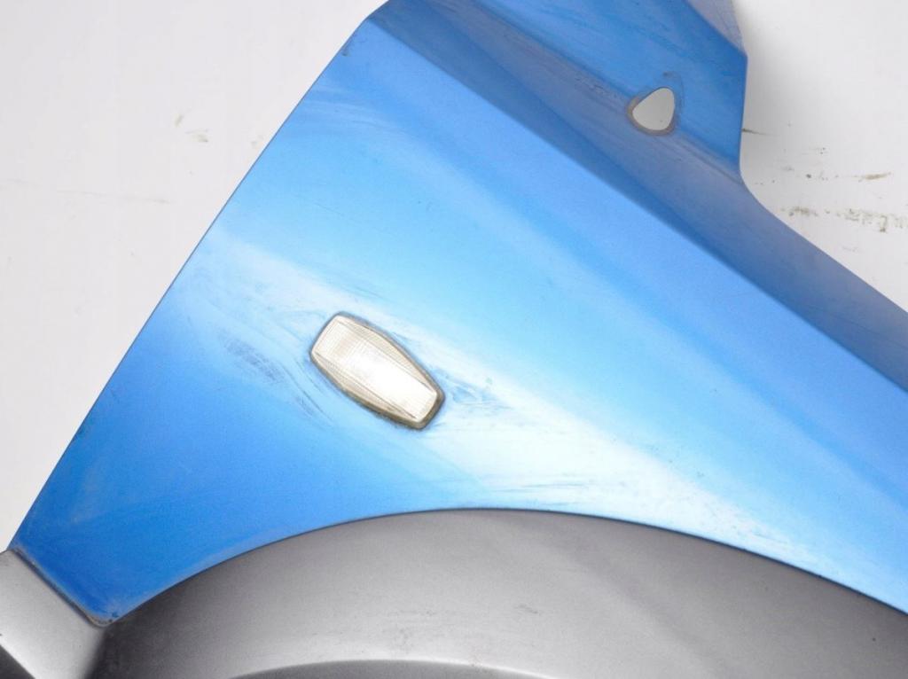 Kia Sorento I 2003-2009 hatchback 2.5 CRDI diesel AT 103 kW 2002  Blatník predný pravý