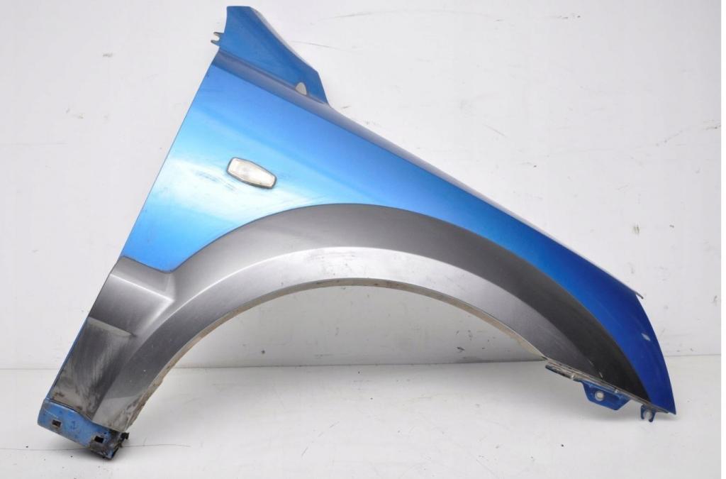 Kia Sorento I 2003-2009 hatchback 2.5 CRDI diesel AT 103 kW 2002  Blatník predný pravý