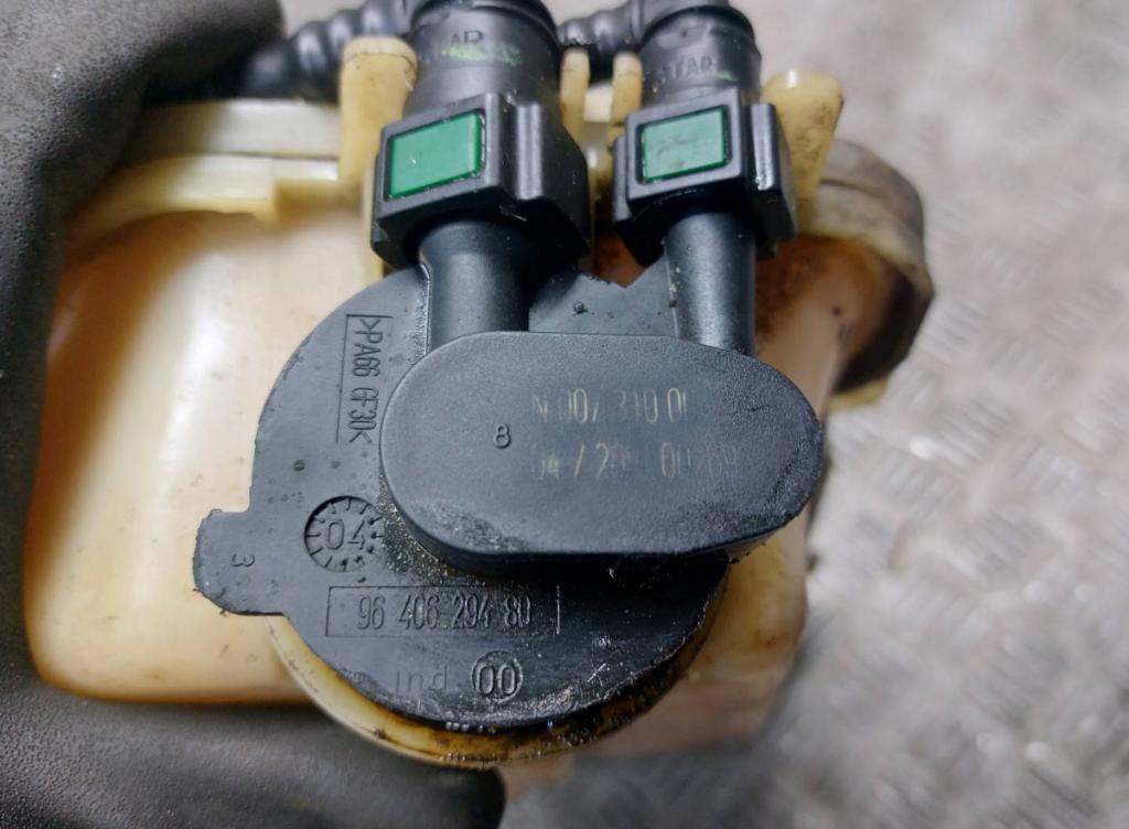 Peugeot 307 combi 1.6 HDI diesel MT 80 kW 2004  Nádrž FAP 9639233780 9640629480