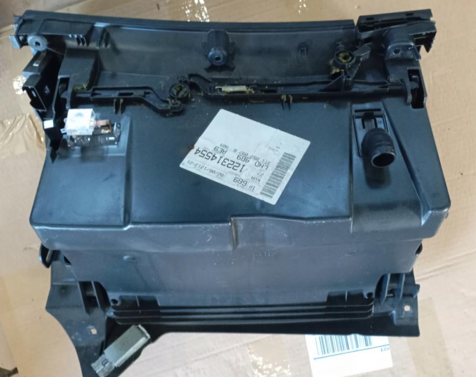 Skoda Superb II 2008-2015  Priehradka (kastlík) 3T1857097B