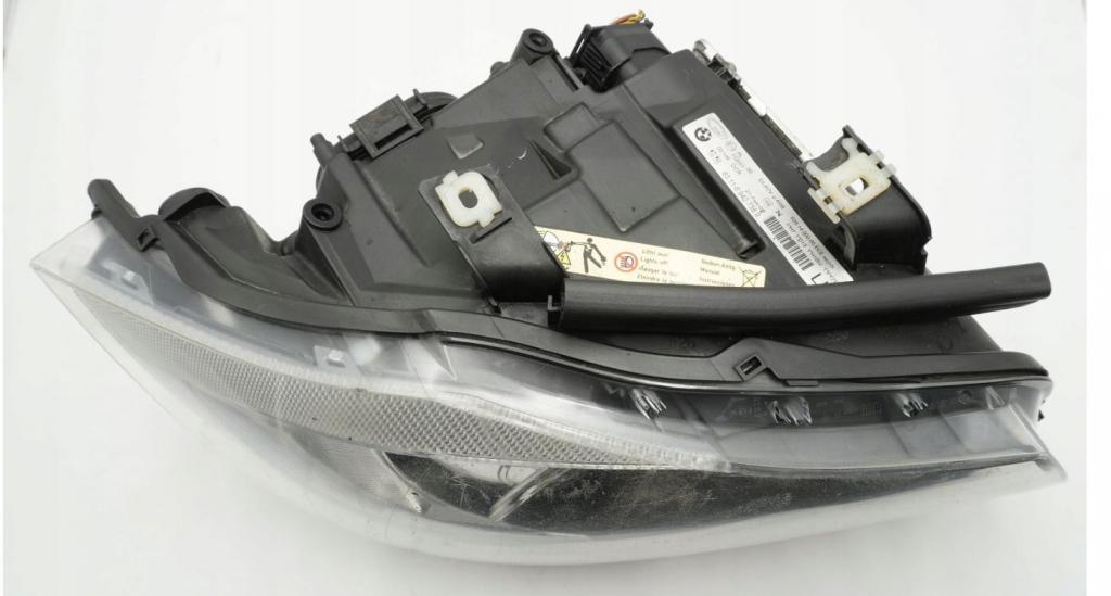 BMW 3 E90 2005-2013 sedan 2.0 diesel MT 120 kW 2006  Svetlo predné pravé 6942738