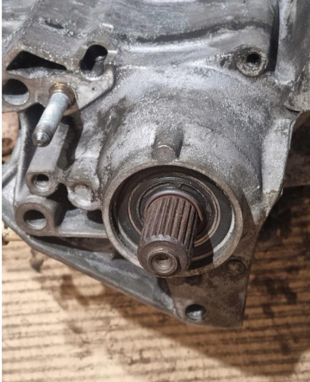 Renault Laguna I 1994-2001 hatchback 1.8 ,  2.0 8v   petrol MT 88 kW 1999  Prevodovka JB3108