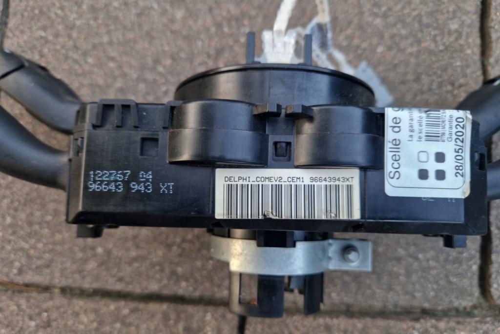 Peugeot 308 I 2007-2013 hatchback 2009 Prepínacie páčky pod volantom 96643943XT