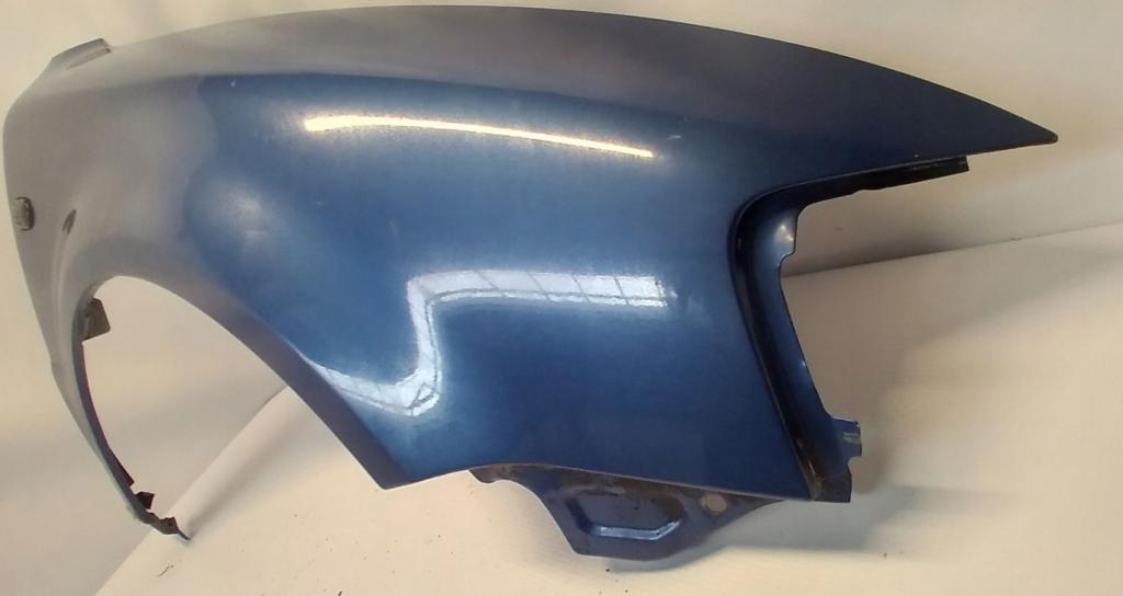 Volkswagen Passat B5 1995-2005 sedan 1.9 TDI diesel MT 81 kW 1999  Blatník predný pravý