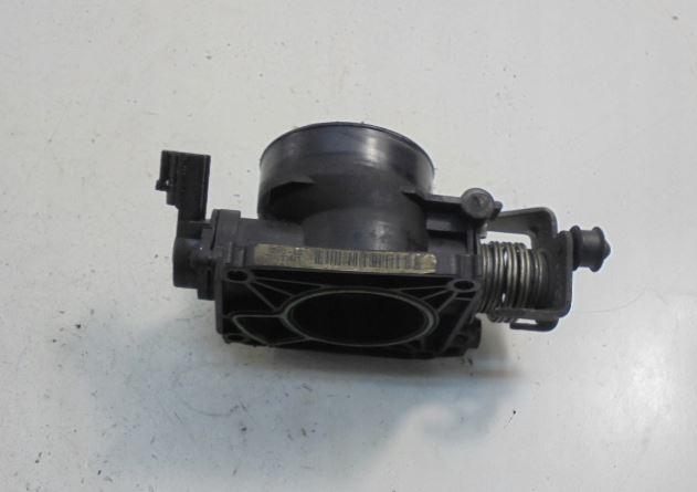Ford Focus Mk1 1998-2004 sedan 1.6 16v petrol MT 74 kW 2000  Škrtiaca klapka