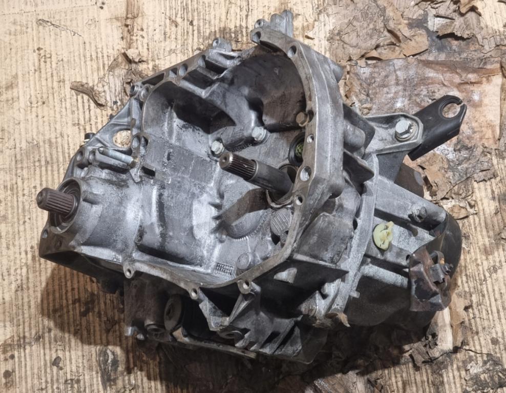 Renault Laguna I 1994-2001 hatchback 1.8 ,  2.0 8v   petrol MT 88 kW 1999  Prevodovka JB3108