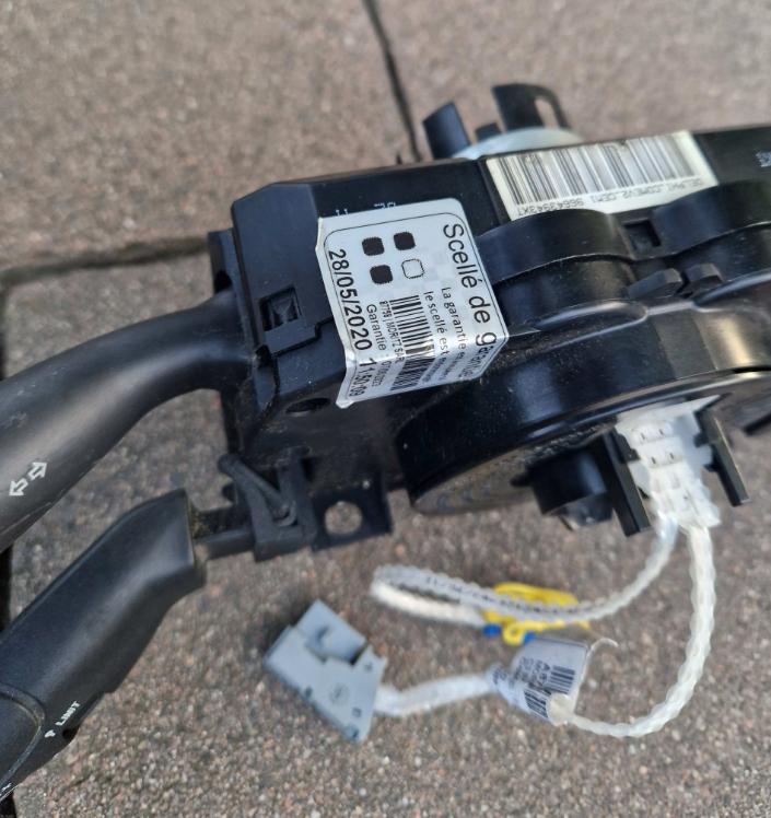 Peugeot 308 I 2007-2013 hatchback 2009 Prepínacie páčky pod volantom 96643943XT