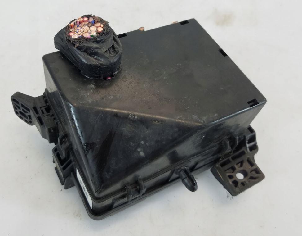 Kia Rio III 2011-2017 hatchback 1.2 16v petrol MT 62 kW 2012  Poistková skrinka 91274-1W180 91952-1W330