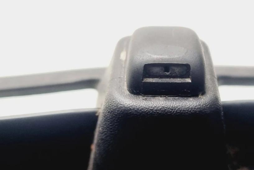 Skoda Octavia I 1996-2010 combi 1.9 TDI diesel 74 kW 2008  Torpédo (plast pod čelným sklom) 1U0819403C