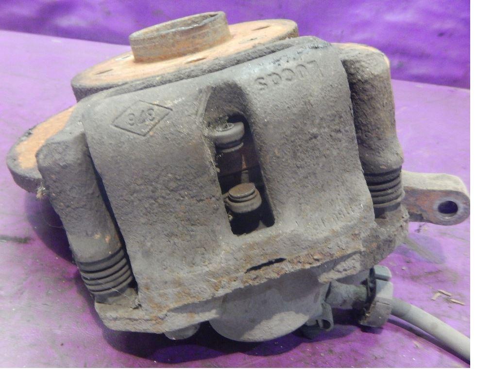 Renault Twingo I 1996-2003 hatchback 1.2 8v petrol MT 43 kW 2003  Náboj kolesa predný pravý