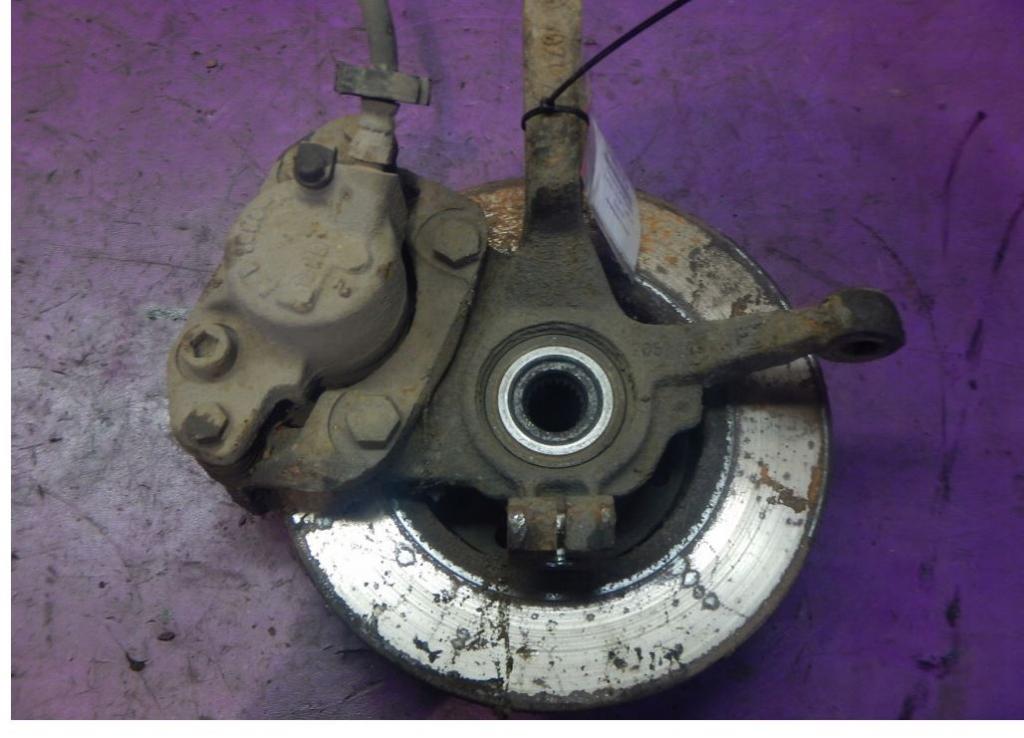 Renault Twingo I 1996-2003 hatchback 1.2 8v petrol MT 43 kW 2003  Náboj kolesa predný pravý