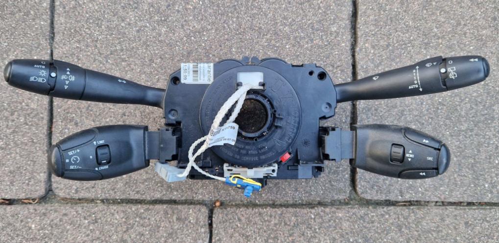 Peugeot 308 I 2007-2013 hatchback 2009 Prepínacie páčky pod volantom 96643943XT