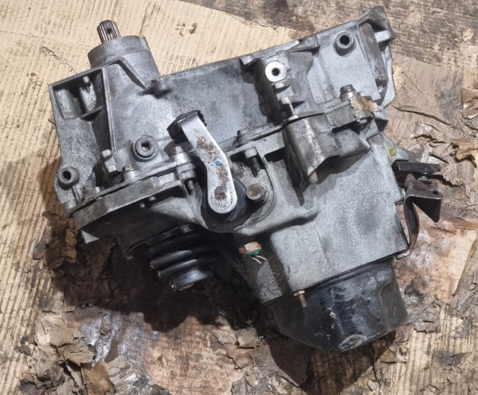 Renault Laguna I 1994-2001 hatchback 1.8 ,  2.0 8v   petrol MT 88 kW 1999  Prevodovka JB3108