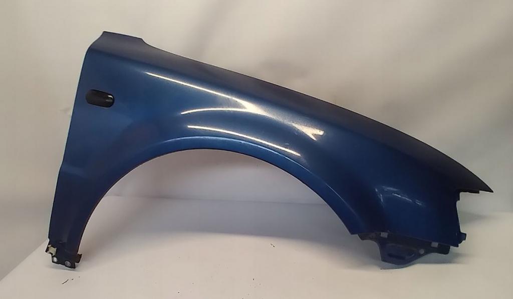 Volkswagen Passat B5 1995-2005 sedan 1.9 TDI diesel MT 81 kW 1999  Blatník predný pravý